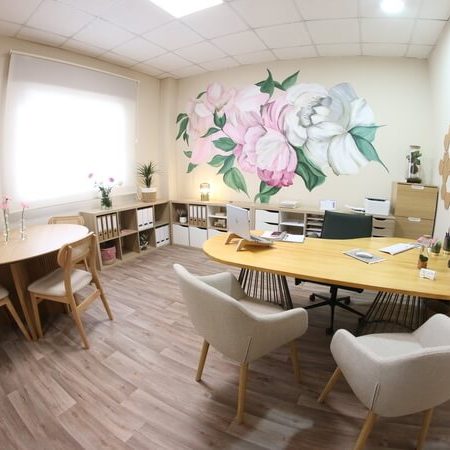 Oficina y recepción del Centro de día Magallanes.